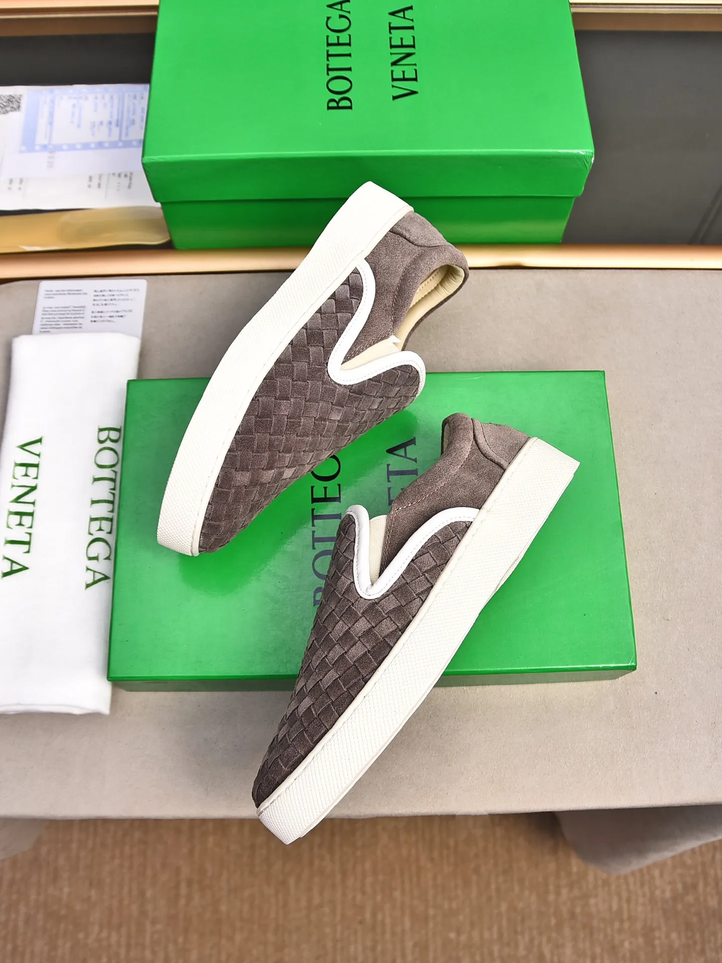 Men's shoes 💰460 [Sleeves series] BOTTEG* VENET* - high-end boutique Size: 38-44 (45 customized) BV new product, first-layer cowhide artificially woven classic style harmoniously blends with contemporary fashion temperament, rubber soles are light and flexible, water-dyed sheepskin pads! [Taobao, Tmall, and live streaming are the first choices]